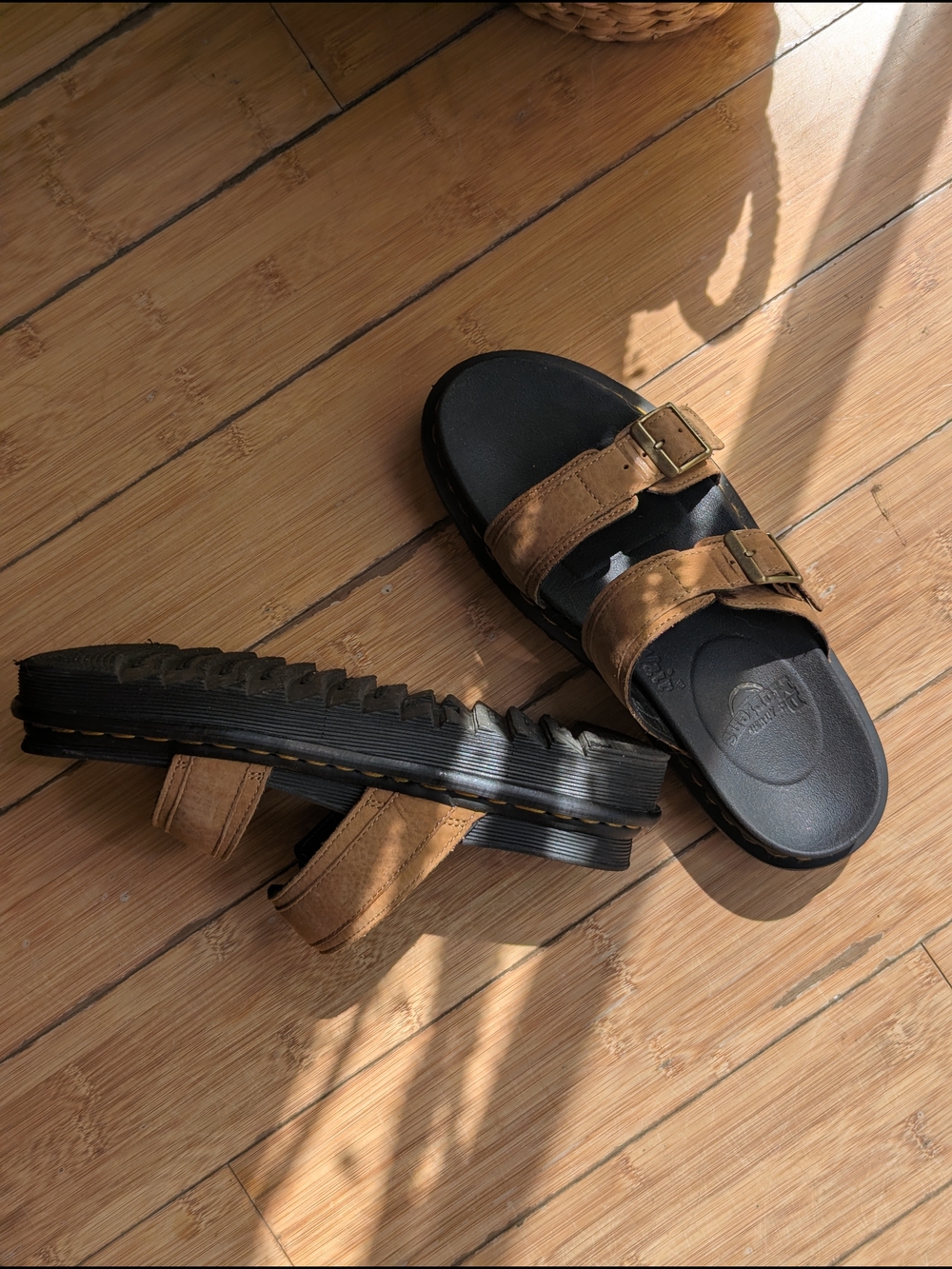 Dr. Martens Plateform Sandals